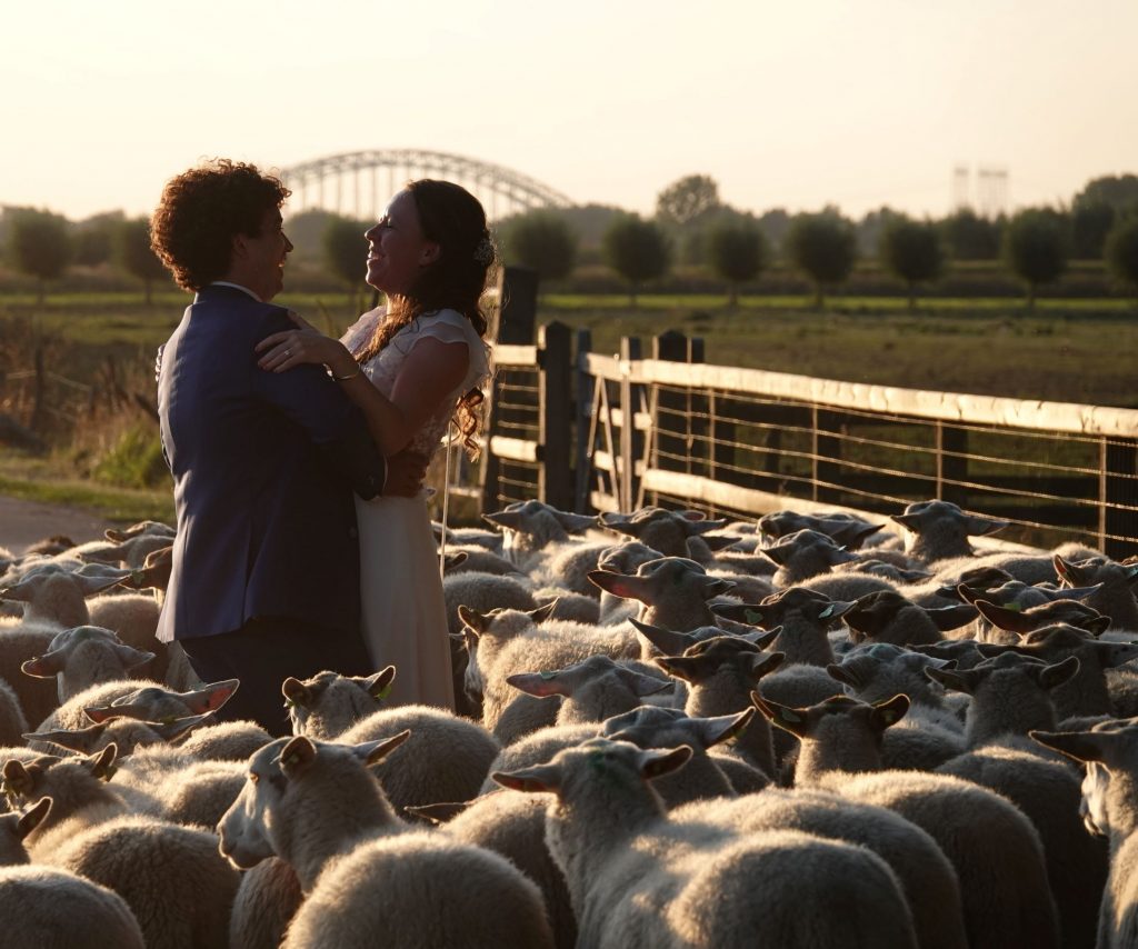 trouwen in persingen bij authentieke buitenlocatie
